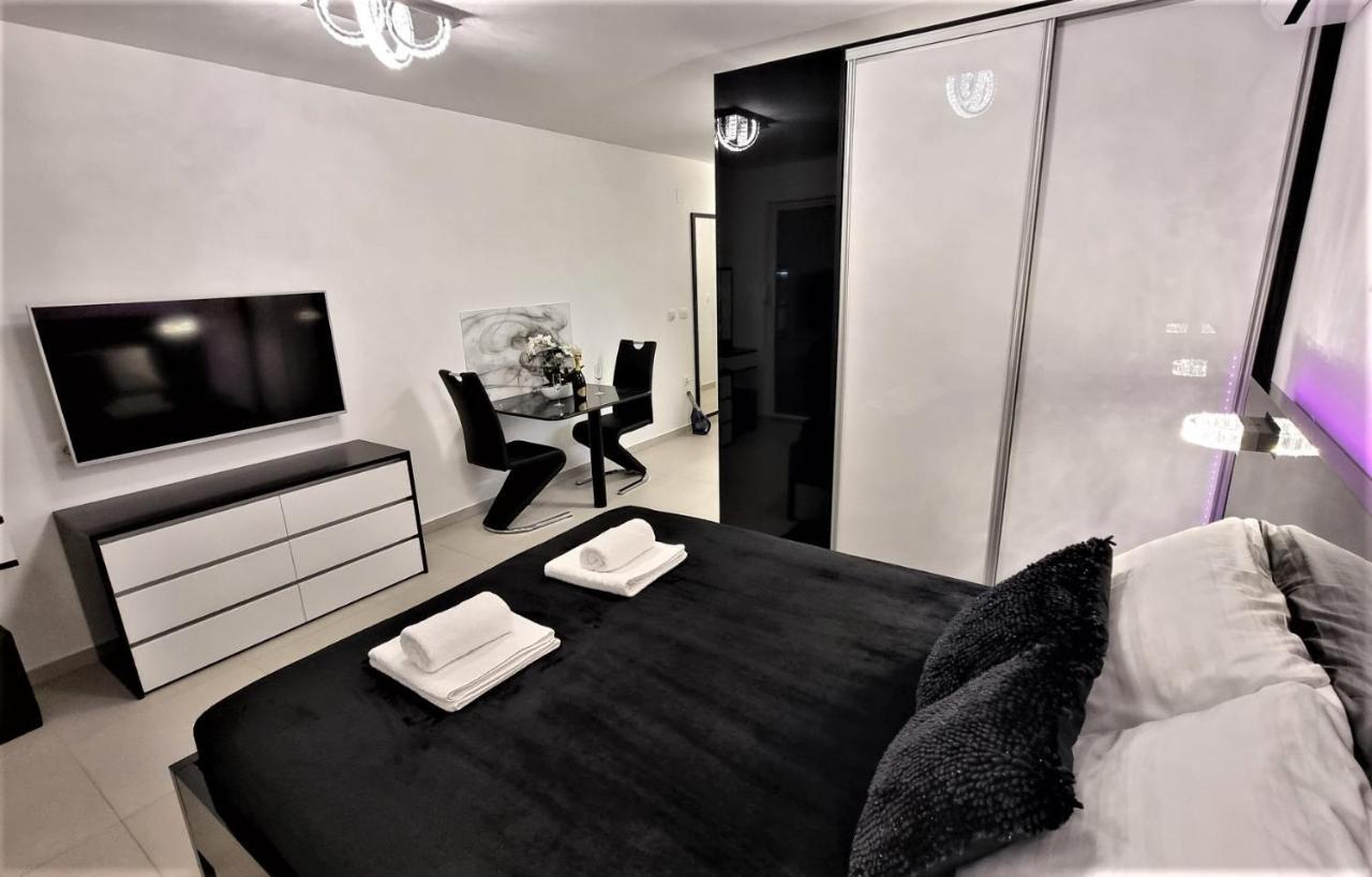 Bartol Luxury Apartments Krk Croatia, With Own Hot Tub - Whirlpool Krk Town Exteriör bild