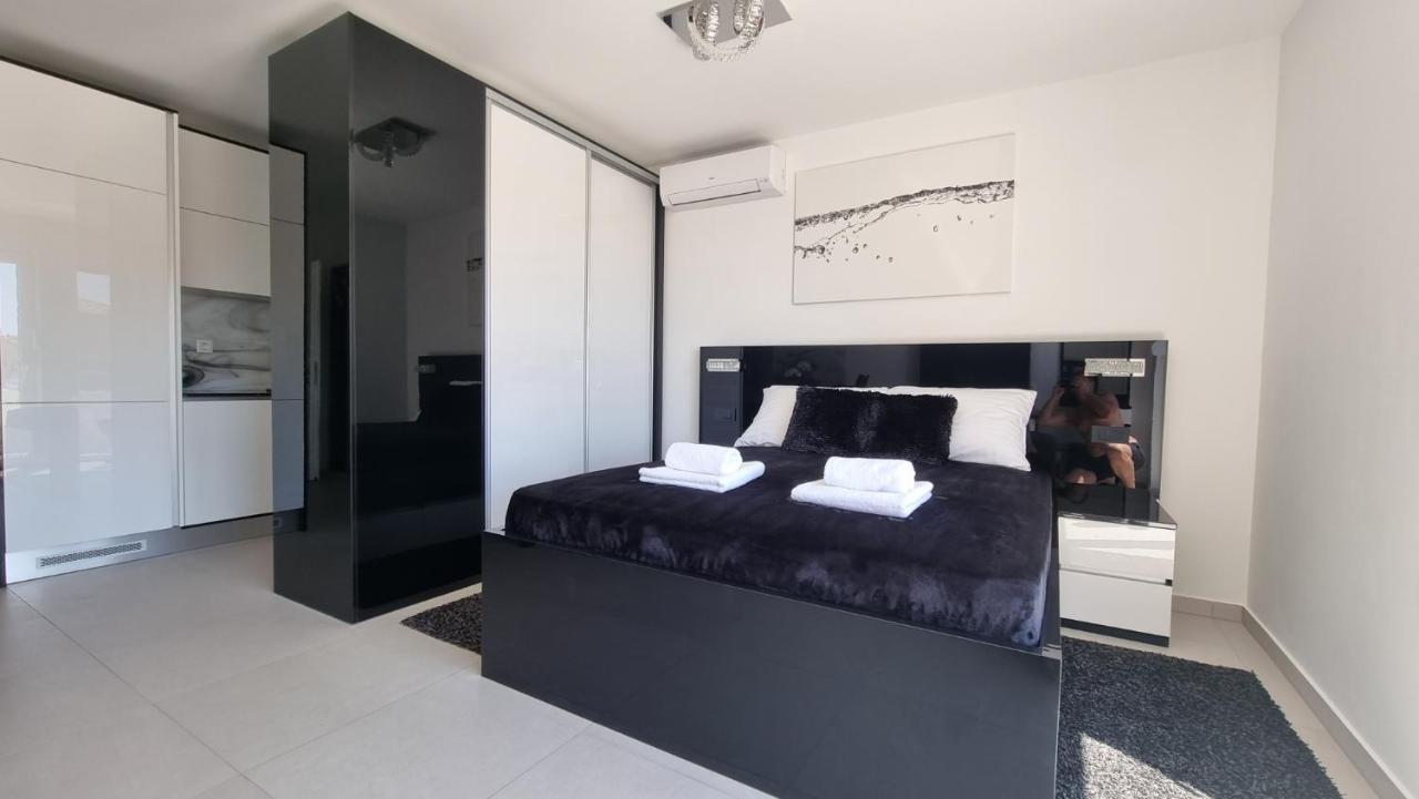 Bartol Luxury Apartments Krk Croatia, With Own Hot Tub - Whirlpool Krk Town Exteriör bild