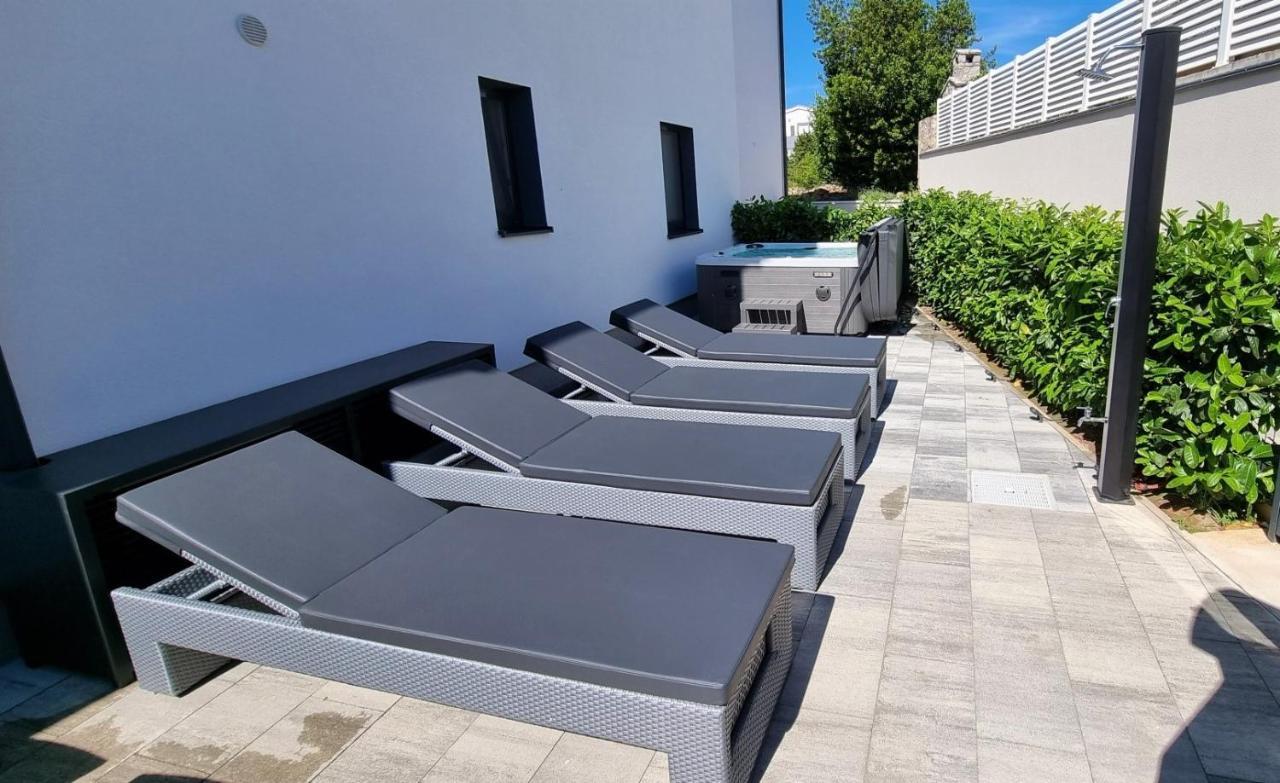Bartol Luxury Apartments Krk Croatia, With Own Hot Tub - Whirlpool Krk Town Exteriör bild